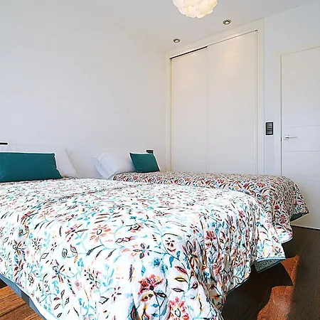 Galihost - Atico Con Piscina Y Vistas En Playa De Areas Apartman