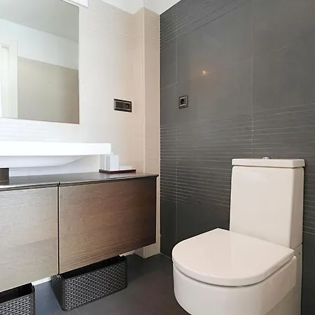 Galihost - Atico Con Piscina Y Vistas En Playa De Areas
